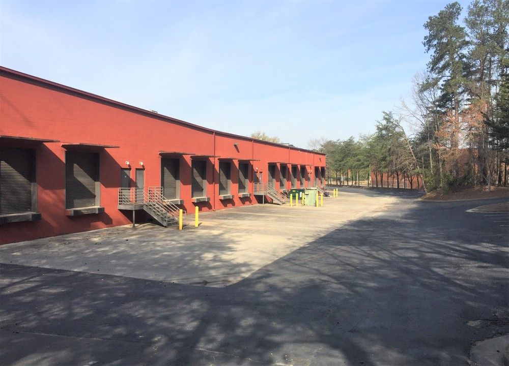 Atlanta West Business Center | 2,383 - 31,640 SF: 3201 Atlanta Industrial Pkwy NW, Atlanta, GA 30331